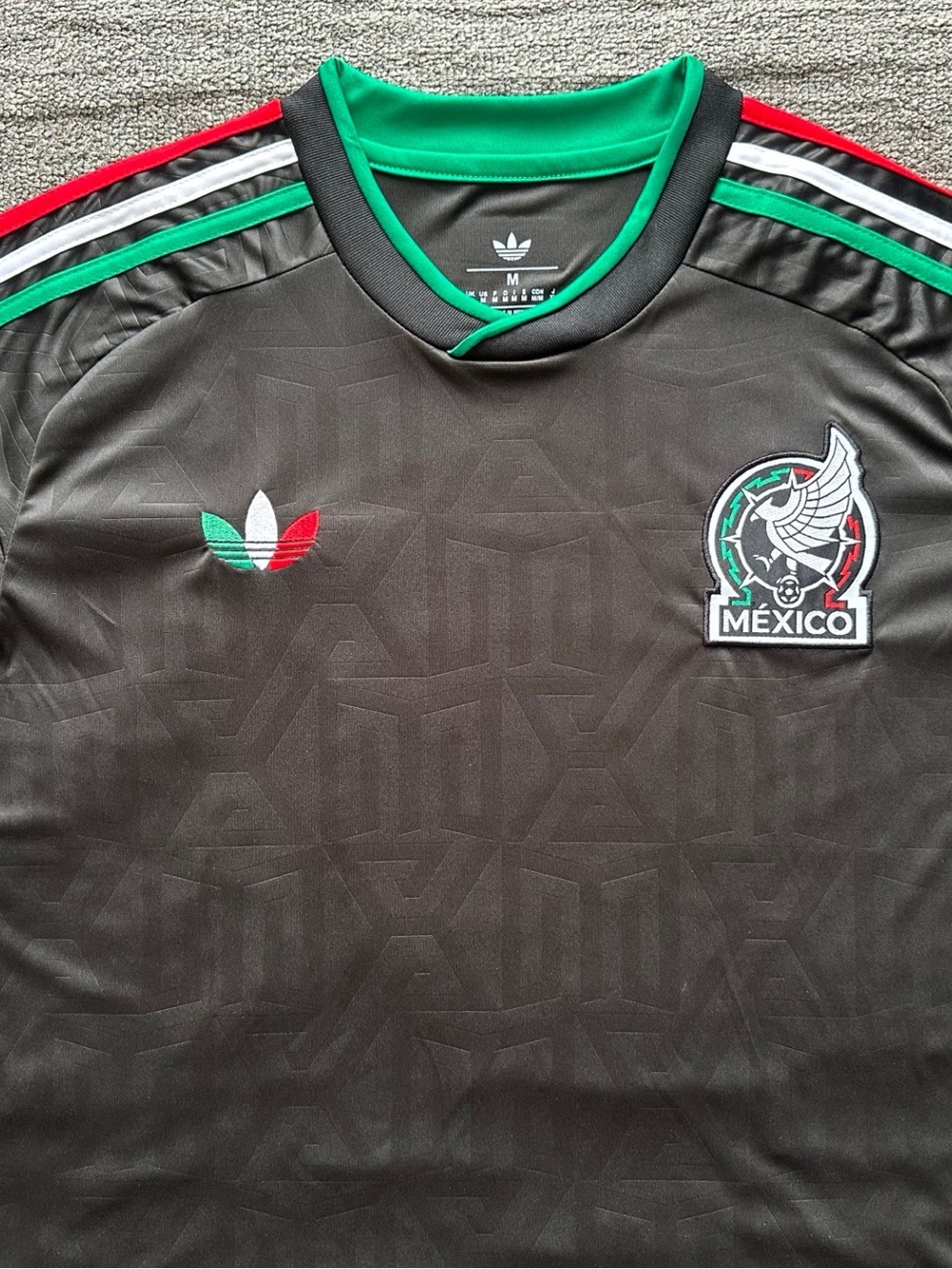 Black Mexico 2026 World Cup Jersey - Picture 3 of 4